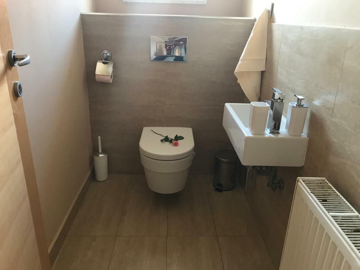 Linden Garden Apartment Postojna Dış mekan fotoğraf